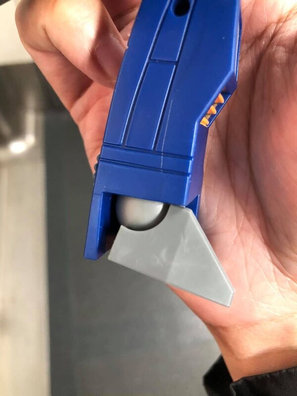 Transformers RED Soundwave In Hand Images  (7 of 9)